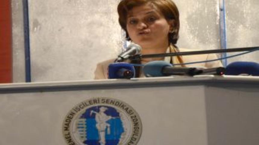 'Bir Ayda Bin Aile Koruyucu Aile Olmak I&ccedil;in Başvuruda Bulundu'