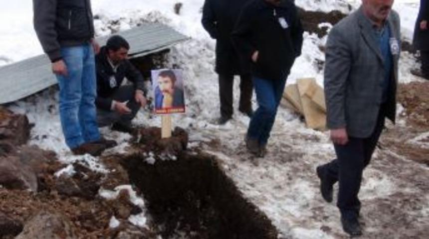 Berfo Ana Ardahan'da Toprağa Verildi