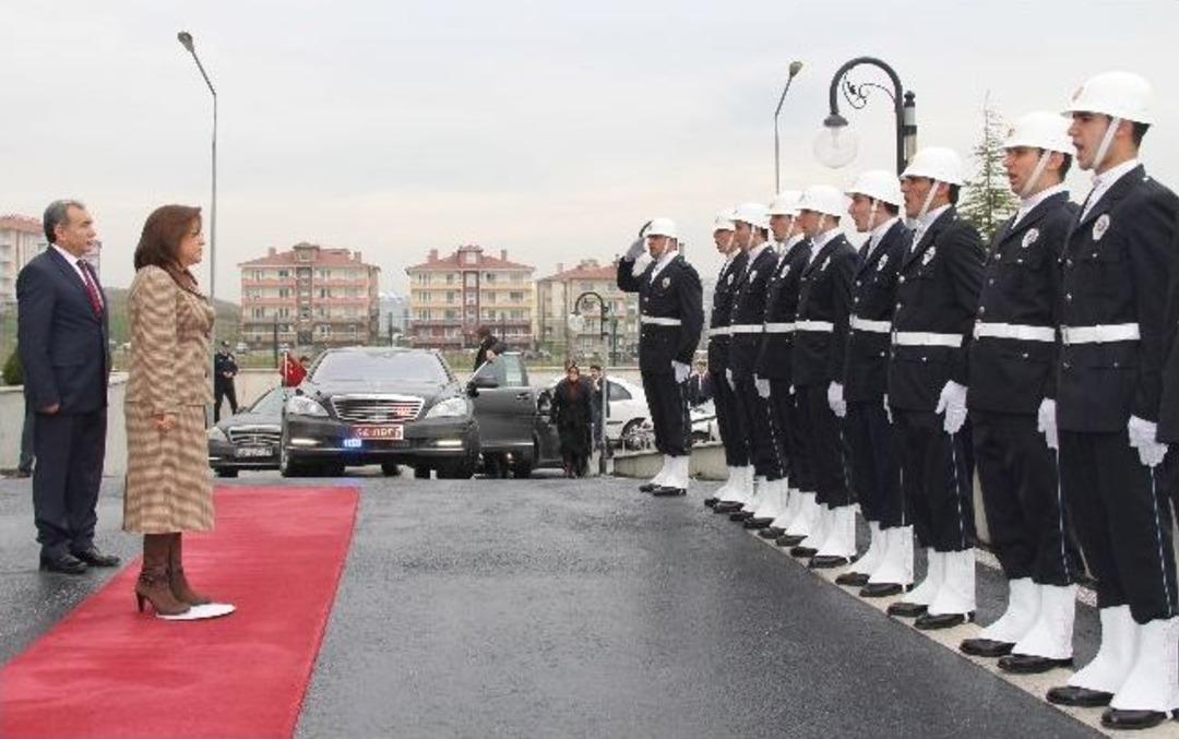 Aile Ve Sosyal Politikalar Bakanı Şahin Sakarya&rsquo;da