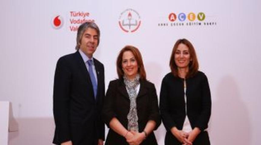 Vodafone Vakfı Antalya'da &Ouml;ğretmenlerle Buluştu