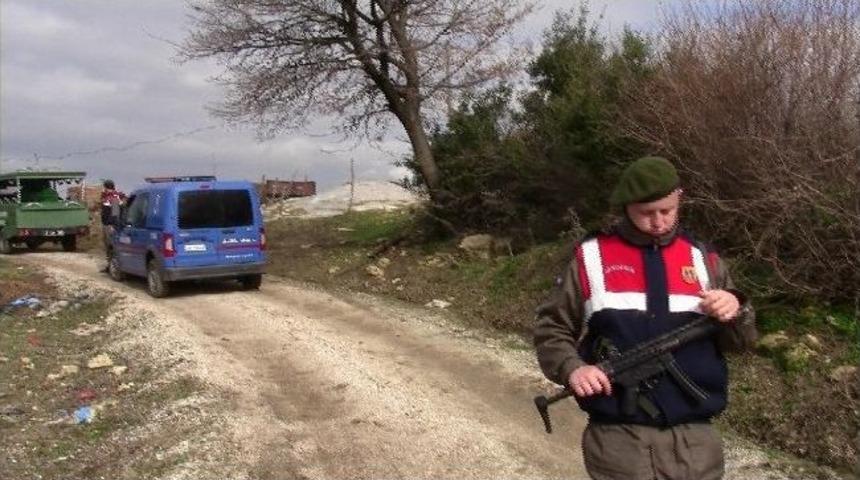 Tartıştığı Arkadaşını Baltayla &Ouml;ld&uuml;rd&uuml;