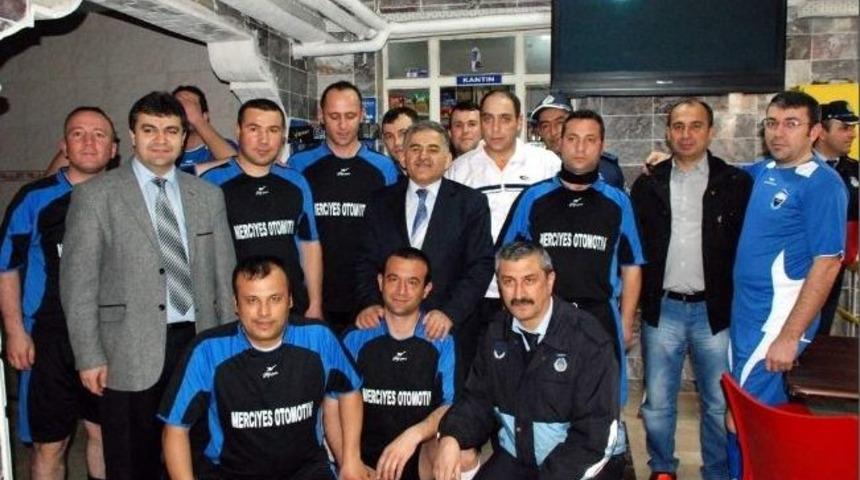Melikgazi Belediyespor Kul&uuml;b&uuml; &ldquo;kurum İ&ccedil;i Dayanışma Dostluk Futbol Turnuvası&rdquo; D&uuml;zenledi