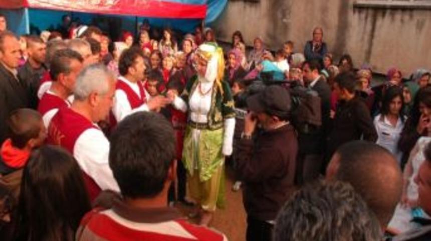 "ikbal'le Diyar Diyar" Ekibi Kadirli'de