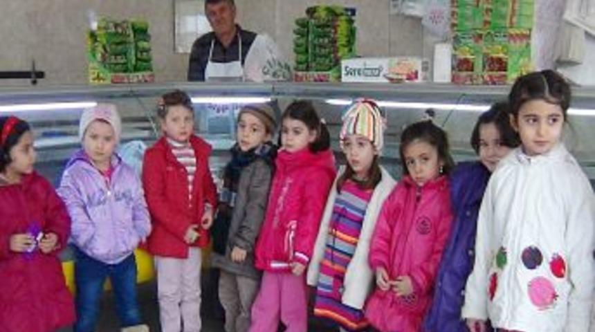 Sarıkaya’da Anaokulu Öğrencileri Esnafları Ziyaret Etti