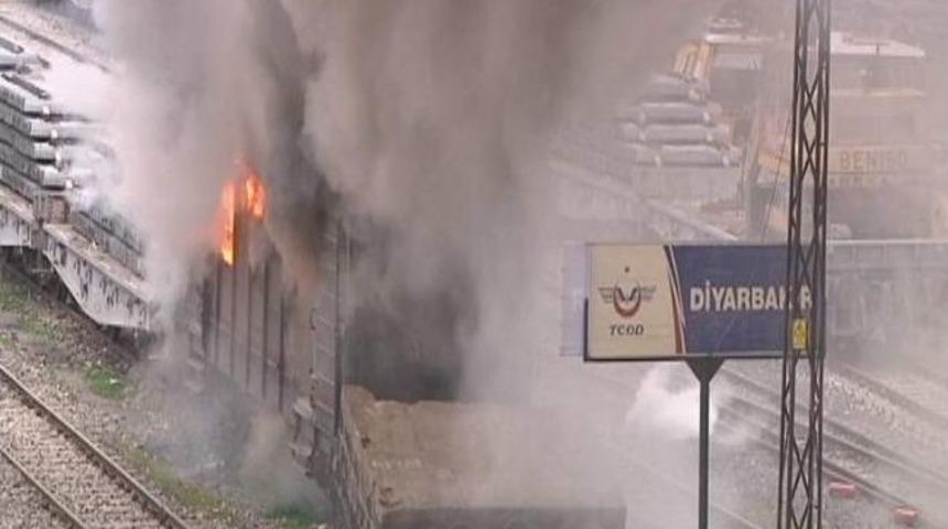 Tren Vagonundaki Yangına Polis Panzeri M&uuml;dahale Etti