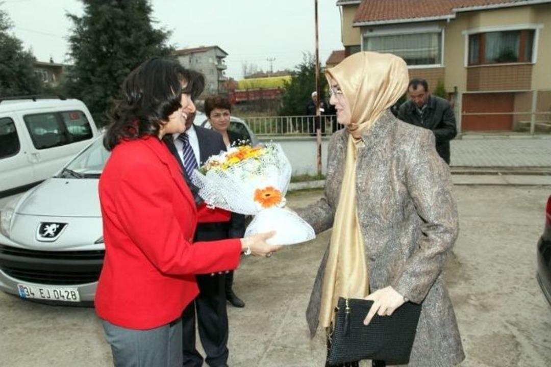 Valinin Eşi G&ouml;n&uuml;l El&ccedil;iliği Projesi&rsquo;ni Tanıttı