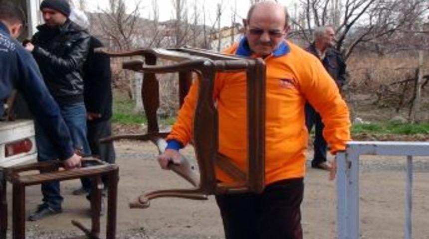 Evi Yanan Aileye Kimse Yok Mu Sahip &Ccedil;ıktı