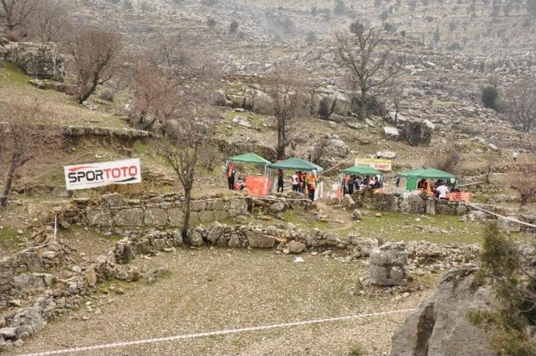 Oryantiring&ccedil;iler Tarih Ve Doğa İle Başbaşa