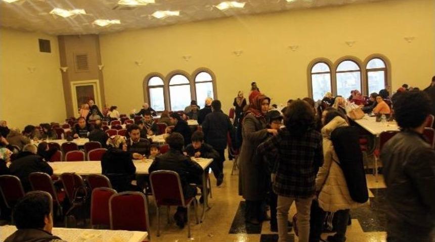 Hayırsever Vatandaşlardan &Uuml;niversite &Ouml;ğrencilerine Destek