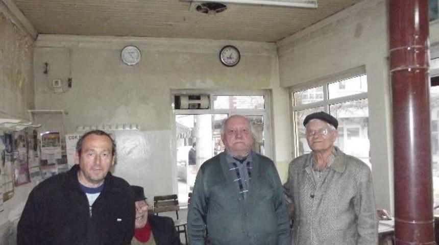 40 Yıl İşlettiği Kahvehanesi Sayesinde 4 &Ccedil;ocuğunu Okuttu