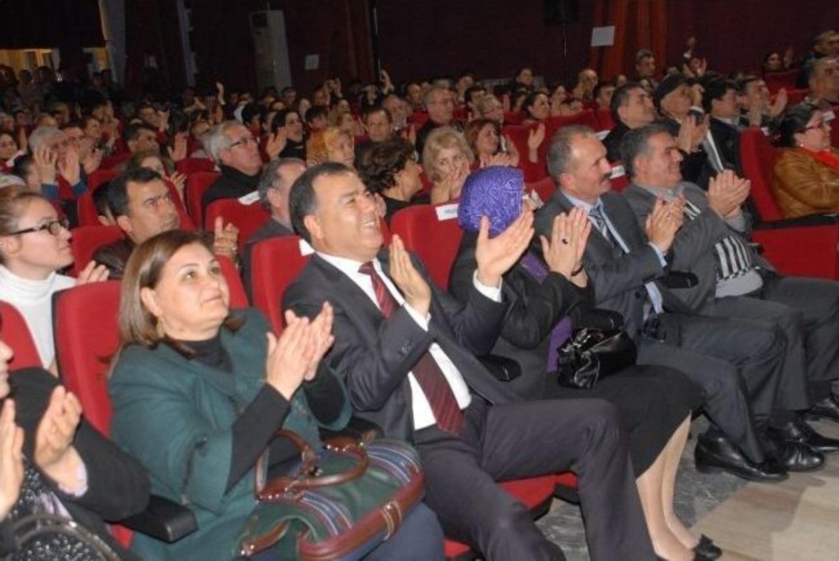 Fethiyeli Sanat&ccedil;ı İlk Alb&uuml;m&uuml;n&uuml; Konser İle Tanıttı