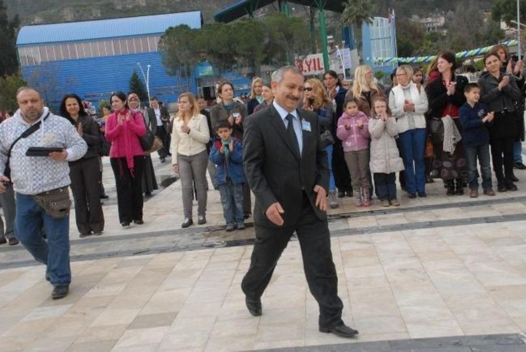 Fethiye Belediyesi 9. Yıl Şenlikleri T&ouml;renle Başladı