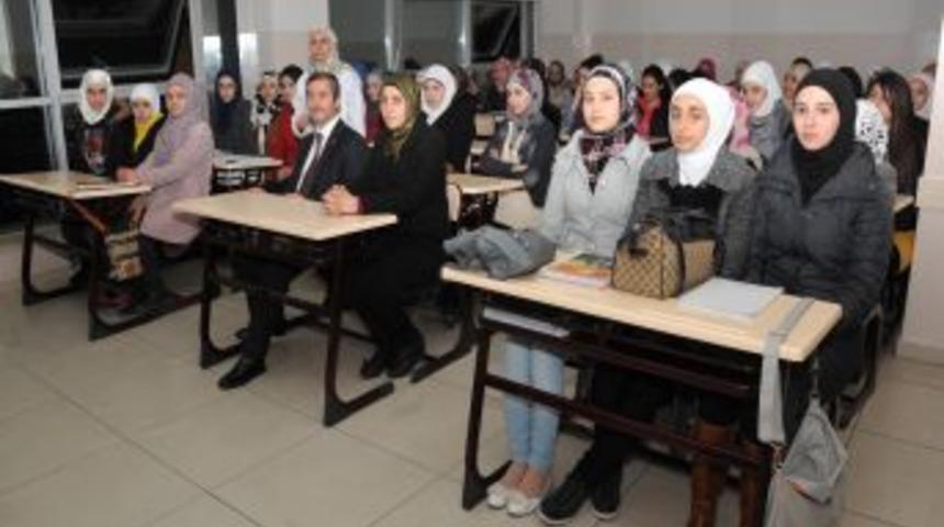 Suriyeliler Hem Eğitimini Tamamlıyor Hem T&uuml;rk&ccedil;e &Ouml;ğreniyor