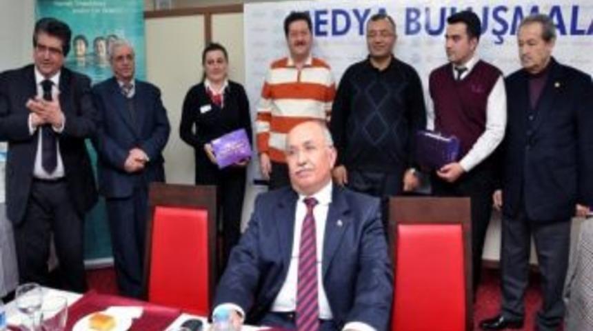 'medya Buluşması'nda Protokol Krizi
