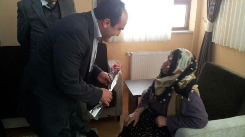 Milletvekili &Ouml;zbek'ten Huzurevine Ziyaret