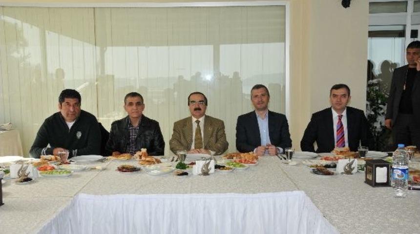 Adana'da Dostluk Kahvaltısı