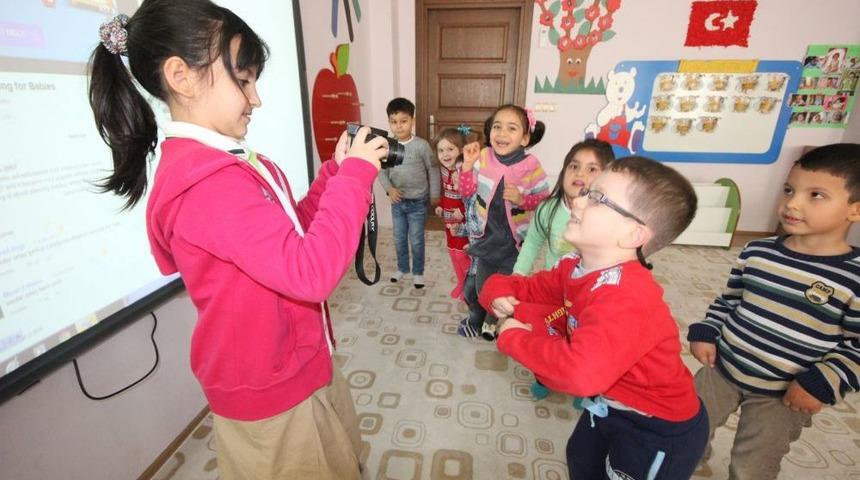 Bur&ccedil; &Ouml;ğrencileri 'sorgulayarak' &Ouml;ğreniyor