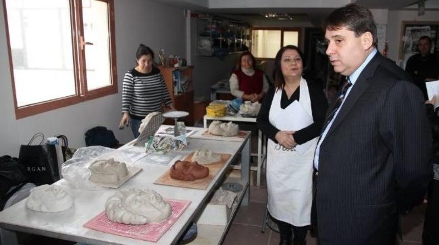 Sanatta Kadın Emeği