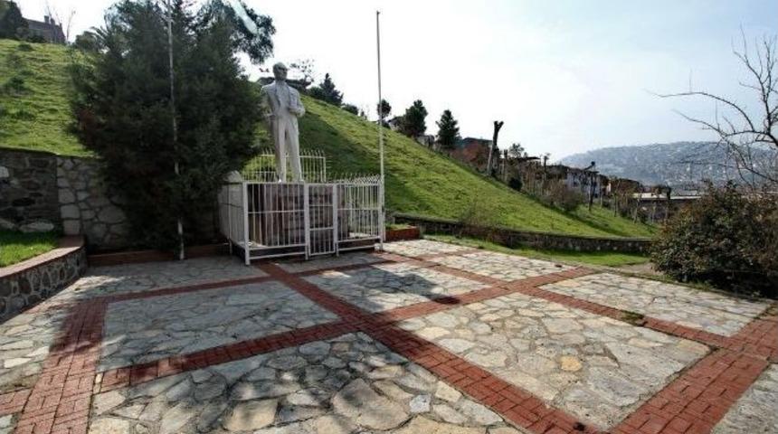 Ata&rsquo;nın Heykeli Yenilenecek