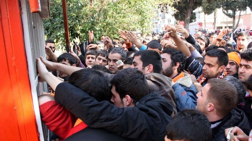 Adana'da Derbi &Ouml;ncesi Gerginlik &Ccedil;ıktı