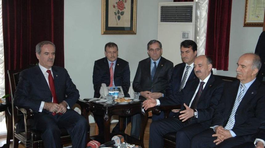 Bakan M&uuml;ezzinoğlu: Bursa, Bize Isteğini En Iyi Yaptırabilecek Bir Il