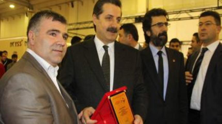 Bakan &Ccedil;elik: İmralı&rsquo;ya Giden Milletvekilleri &Ccedil;ok Daha Hassas Davranmalı