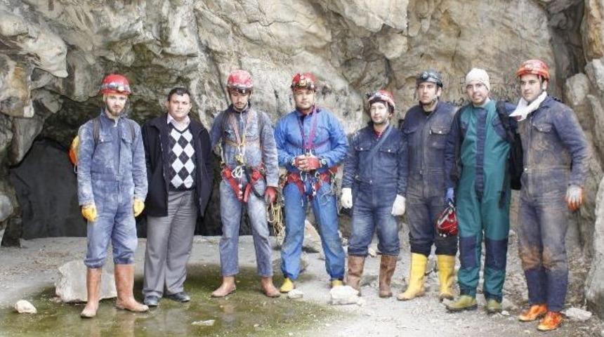 Menderes Nehrinin Doğduğu Mağara İnceleniyor