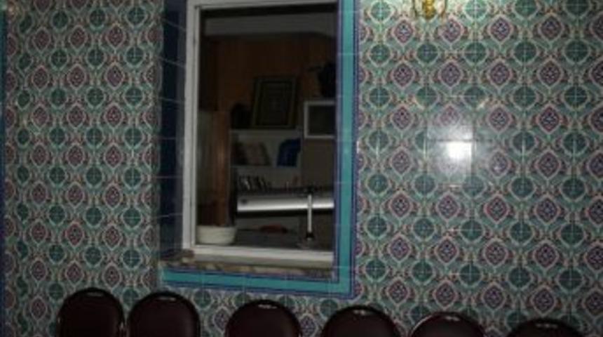 Cuma Namazında Toplanan Paraları &Ccedil;aldılar