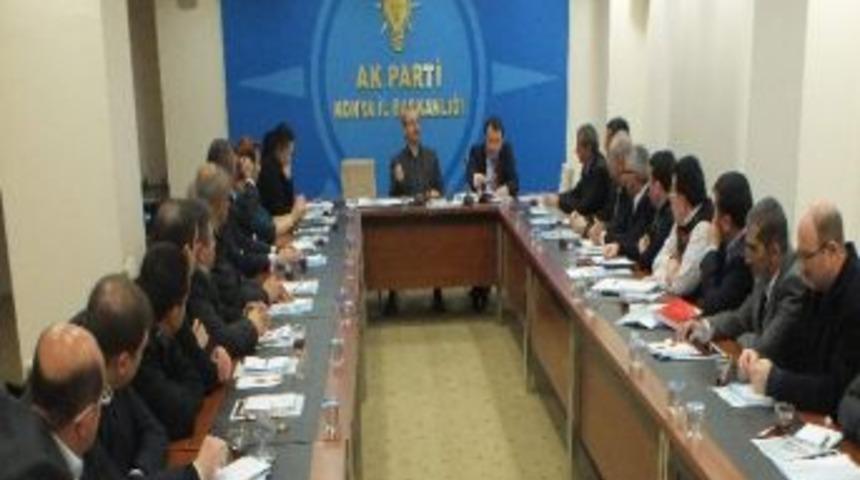 Konya&rsquo;da Ak Parti İl&ccedil;e Başkan Yardımcıları Toplandı