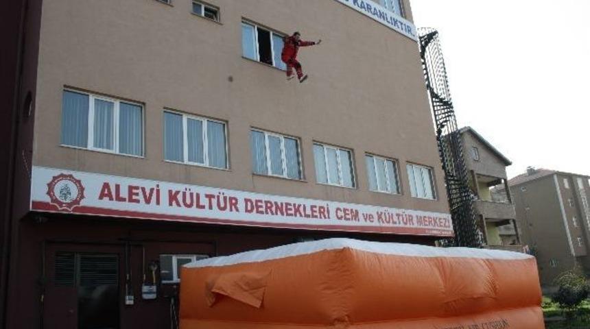 Kdz. Ereğli İtfaiyesi'nden Deprem Ve Yangın Tatbikatı