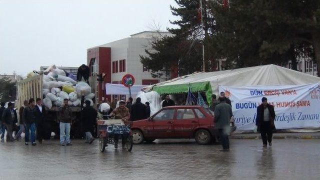 Erciş’te Suriye Halkına Yardım Kampanyası