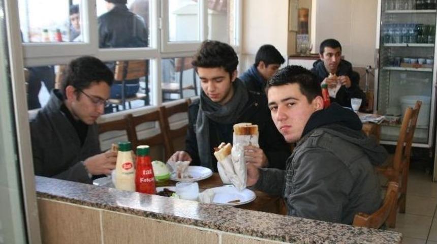 Geleneksel T&uuml;rk Mutfağı Fast-food&rsquo;a Yenik D&uuml;şt&uuml;