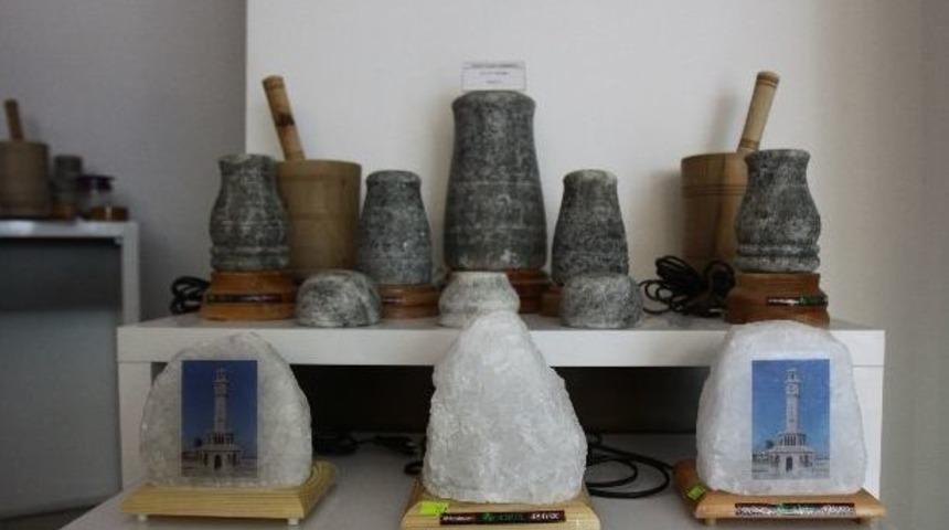 Kaya Tuzu Mağarasını Evlere Taşıyor