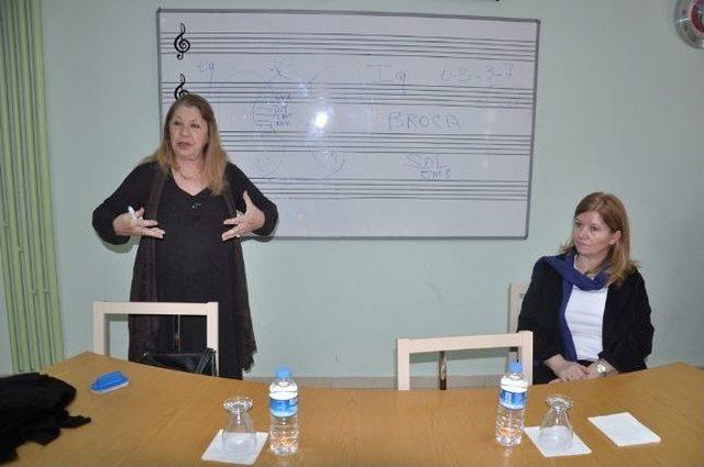 Ayla Algan’dan Sanat Eğitimi Semineri