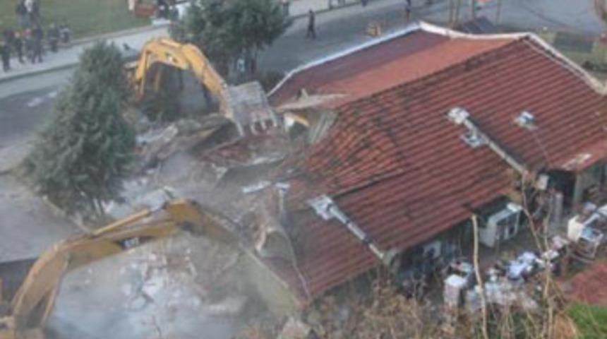 Avcılar'da olaylı yıkım