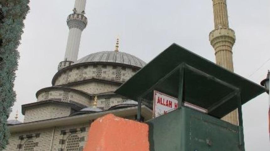 Cami Soyguncularına &Ccedil;elik Kasalı Tedbir