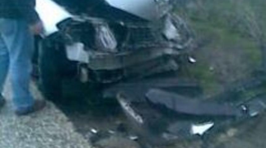 Otomobil İle Tır &Ccedil;arpıştı: 2 Yaralı