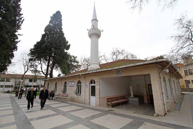 Hereke Sümer Camii, Meydanına Kavuştu