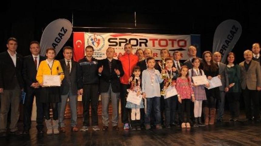 Hamamizade&rsquo;de &Ouml;d&uuml;l Gecesi