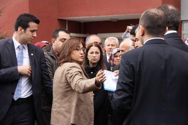 Bakan Şahin, Tosyalı Gazi Fırat Zorba İçin Tören Yapılsın Talimatı Verdi