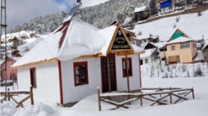 Koyulhisar Belediyesi Eğri&ccedil;imen Yaylasına Sağlık Evi Yaptı