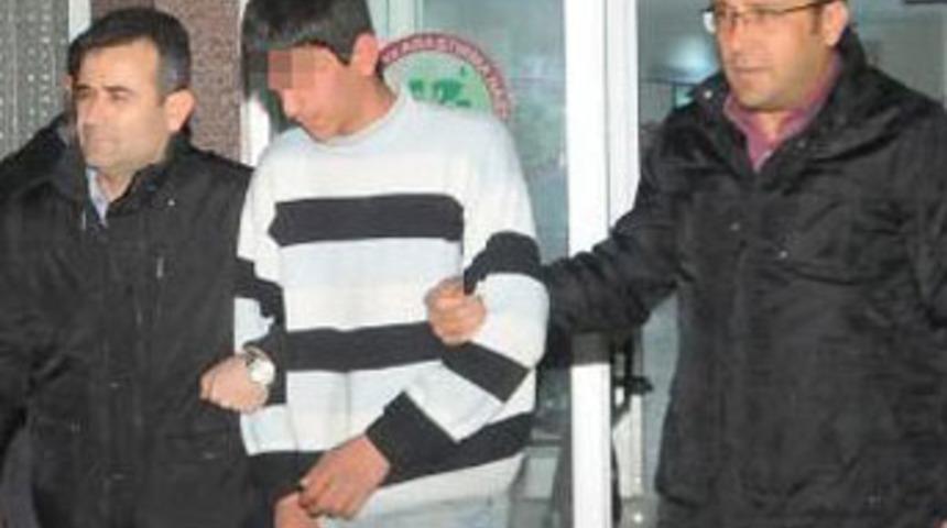 'Niye bakıyorsun' diyeni bı&ccedil;akladı