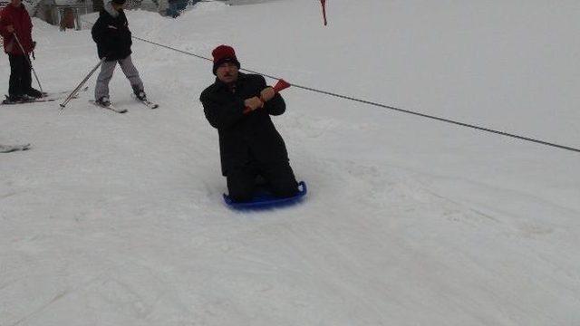 Kütahya Valisi Çiftçi, Murat Dağı'nda Yeni Açılan Kayak Merkezini İnceledi