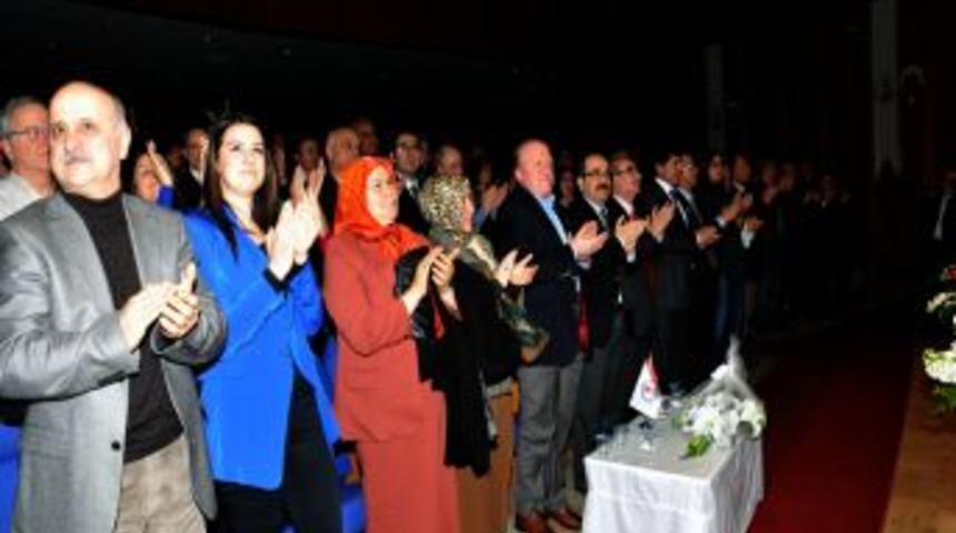 OM&Uuml;'de Verilen Konserde Katılımcılar Hem Coştu Hem Duygulandı