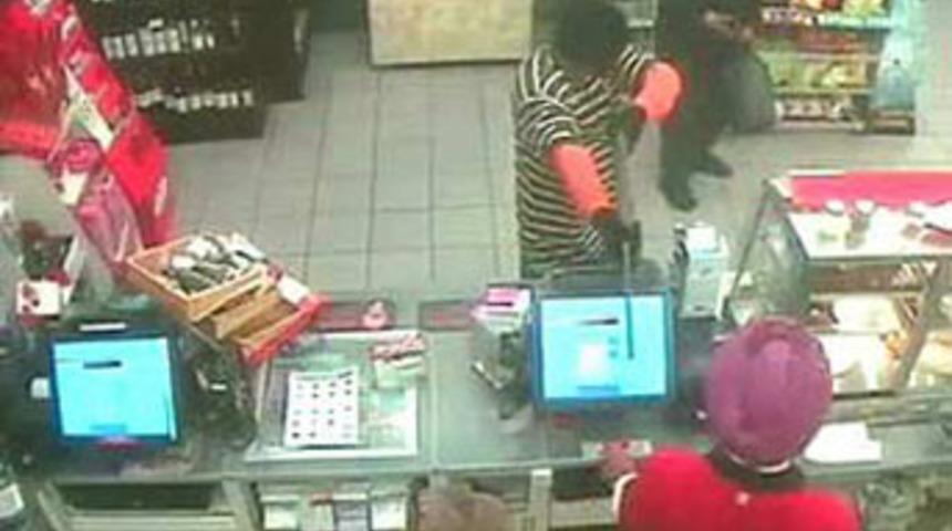 Kasiyer, kasayı a&ccedil;amayınca!