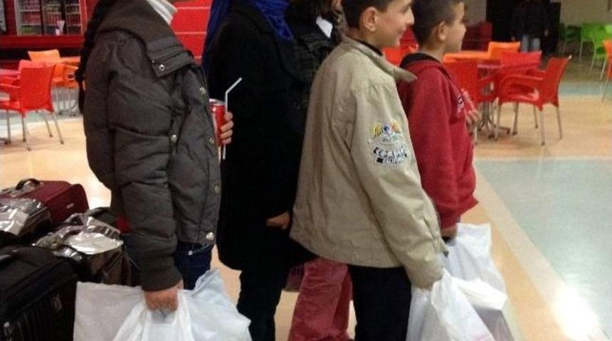 Yetim Ve &Ouml;ks&uuml;z &Ccedil;ocukların Alış Veriş Mutluluğu