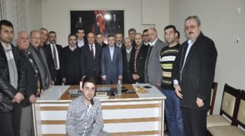 Taşk&ouml;pr&uuml; Belediye Başkanı H&uuml;seyin Arslan, Ak Parti'ye Katıldı