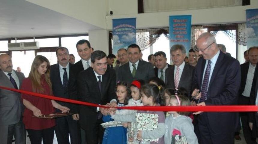 Bucak&rsquo;ta Kitap Fuarı A&ccedil;ıldı