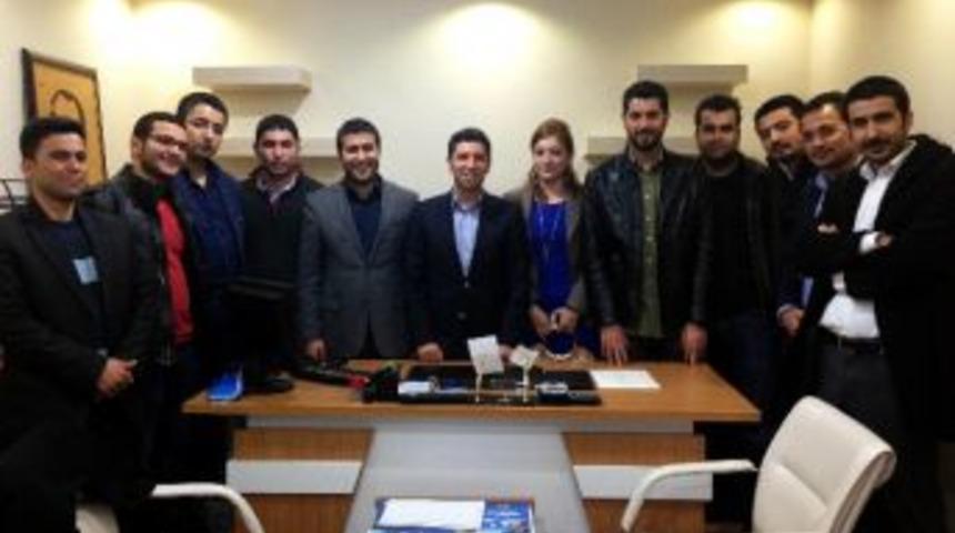 Ak Parti Y&uuml;reğir İl&ccedil;e Gen&ccedil;lik Kolları İlk Toplantısını Yaptı