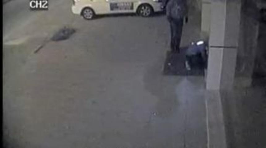 &Ouml;nce G&uuml;venlik Kamerasına Sonra Polise Yakalandılar